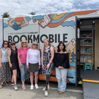 Group with Bookmobile Hailey (1)